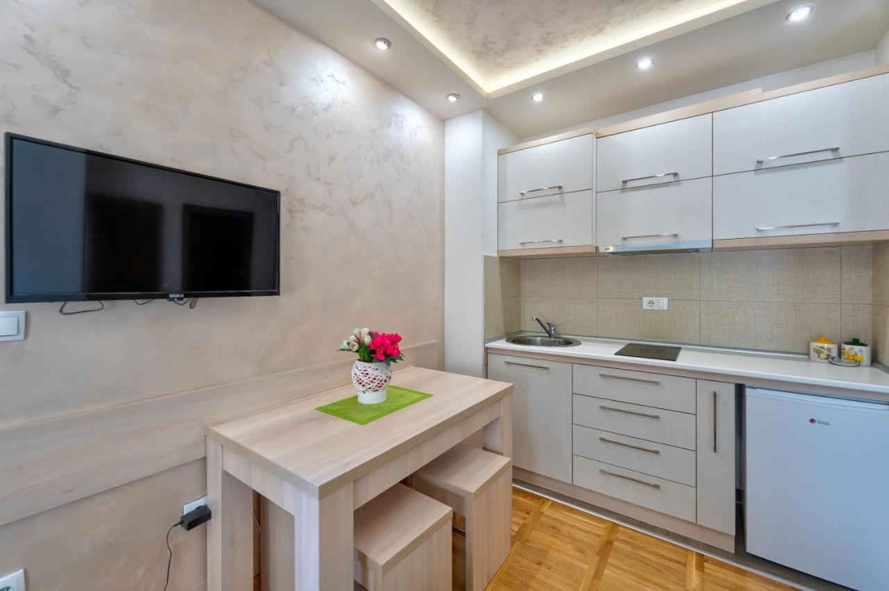 Apartmani Mn 兹拉蒂博尔 外观 照片